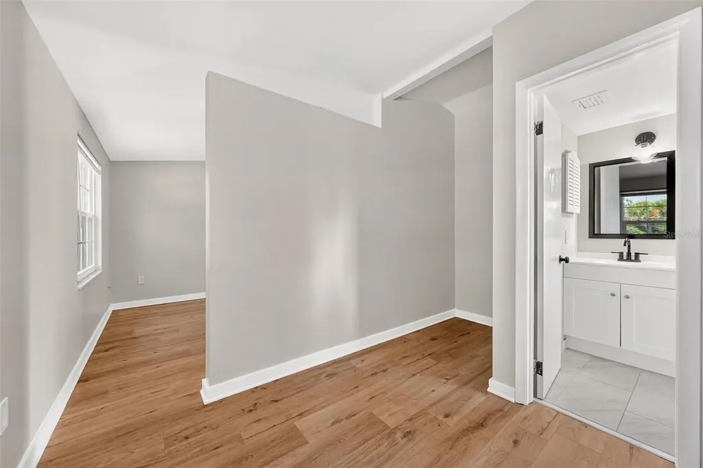 1099 Grove Avenue Mount Dora FL 32757