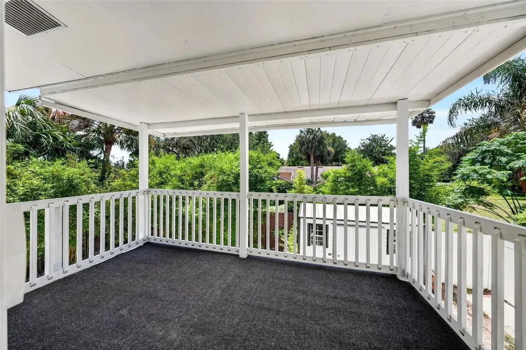 1099 Grove Avenue Mount Dora FL 32757
