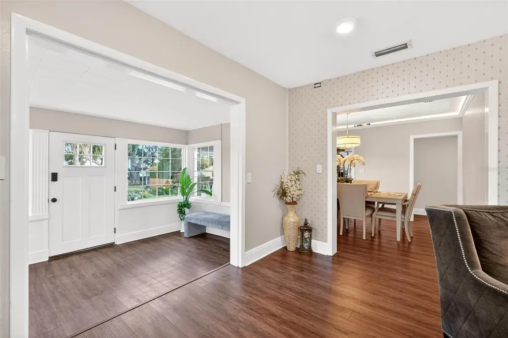 1099 Grove Avenue Mount Dora FL 32757