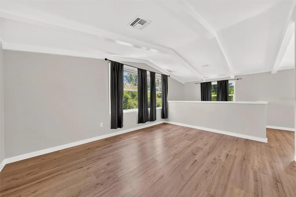 1099 Grove Avenue Mount Dora FL 32757