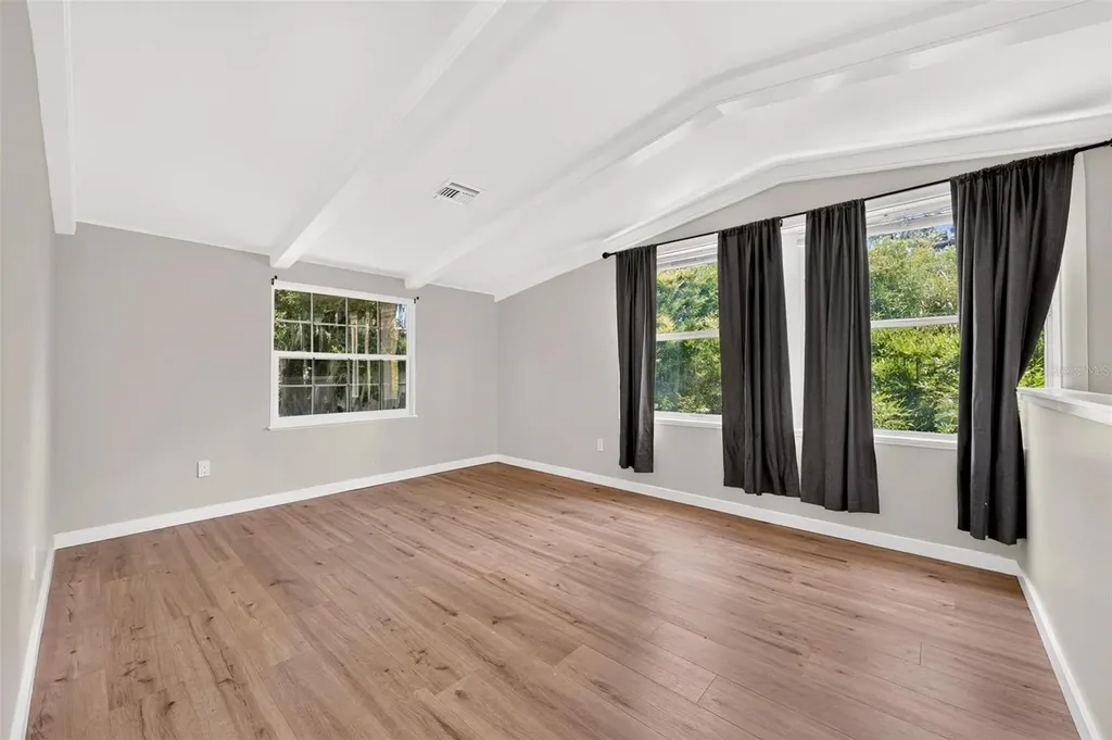 1099 Grove Avenue Mount Dora FL 32757