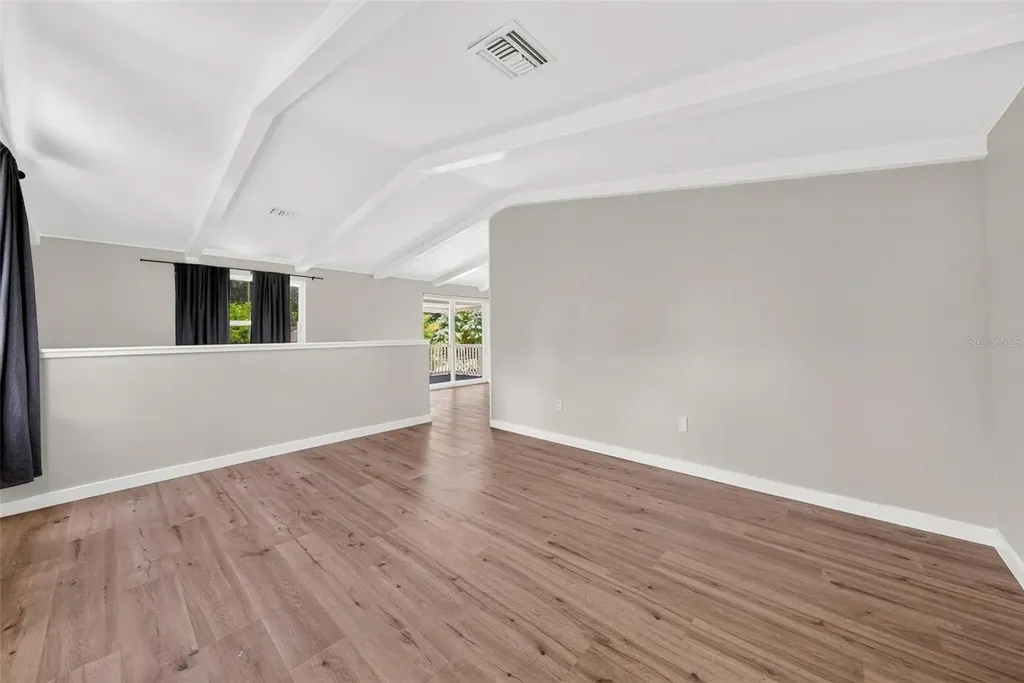 1099 Grove Avenue Mount Dora FL 32757