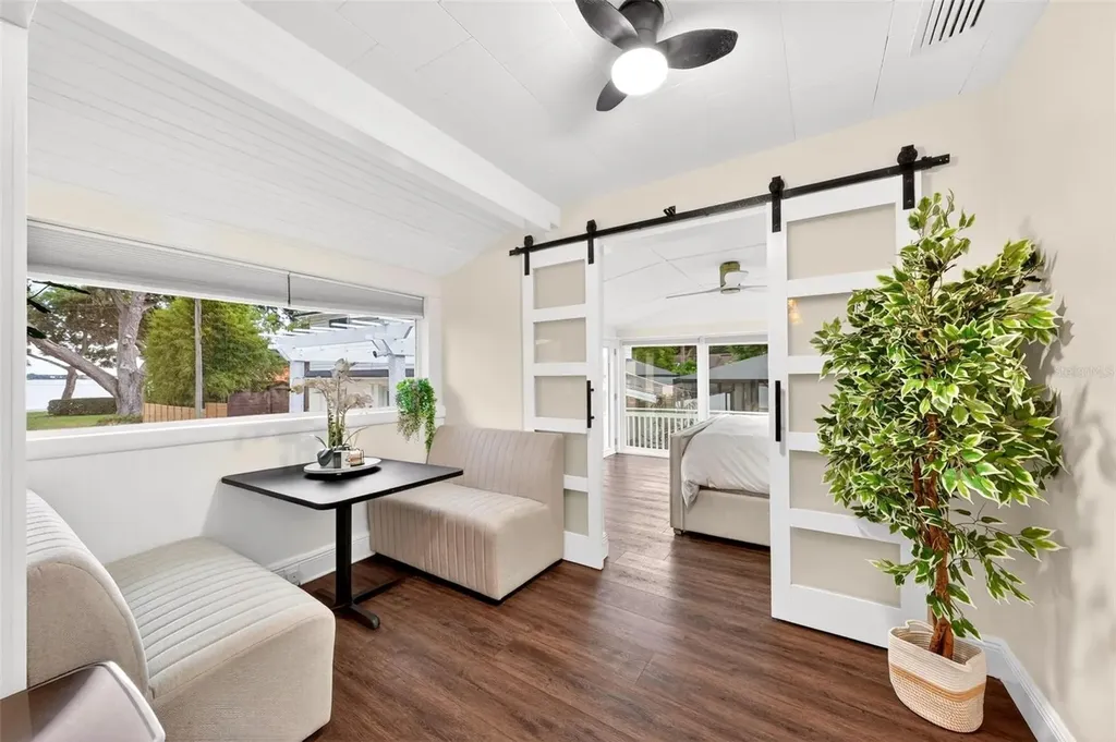 1099 Grove Avenue Mount Dora FL 32757