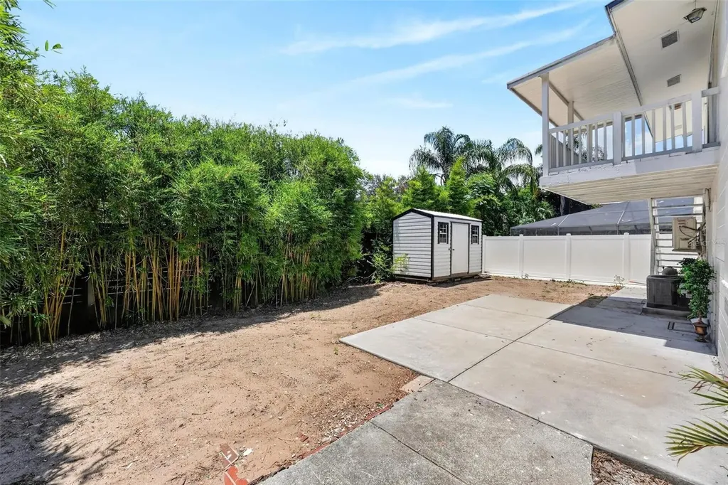 1099 Grove Avenue Mount Dora FL 32757