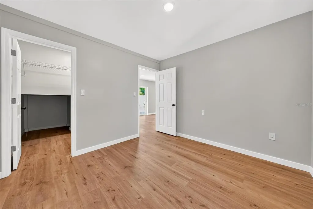 1099 Grove Avenue Mount Dora FL 32757