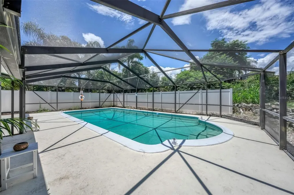 1099 Grove Avenue Mount Dora FL 32757