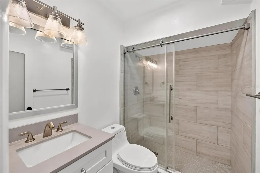1099 Grove Avenue Mount Dora FL 32757