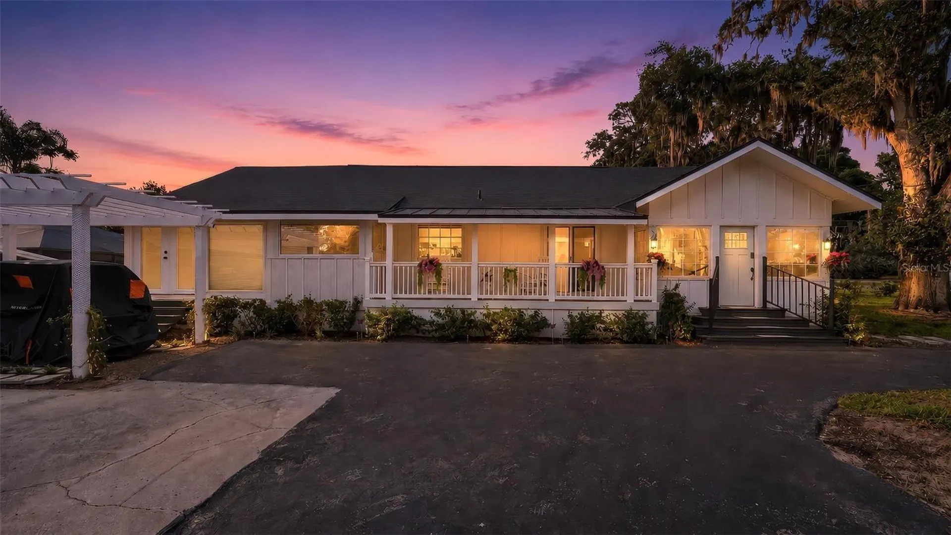 1099 Grove Avenue Mount Dora FL 32757