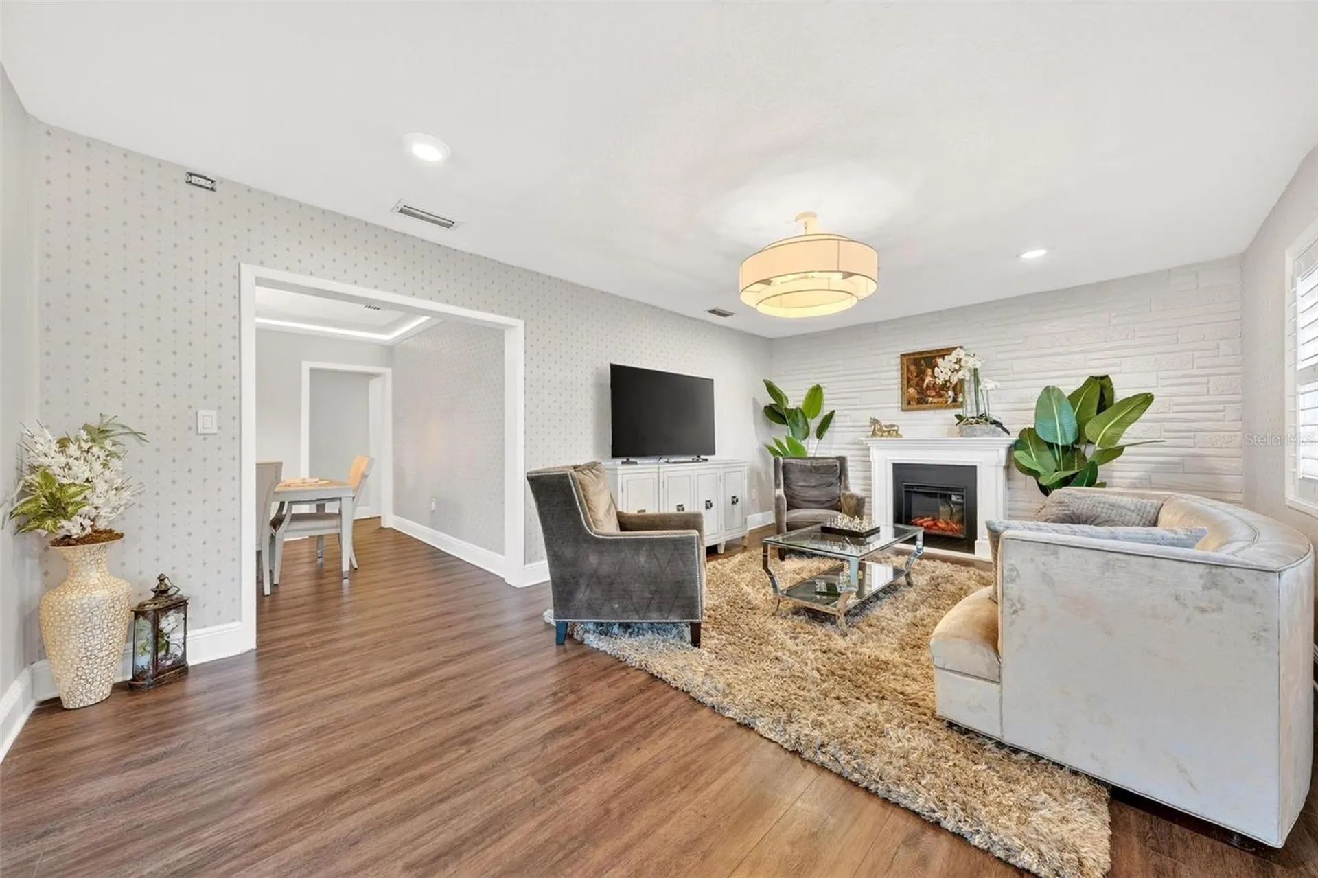 1099 Grove Avenue Mount Dora FL 32757