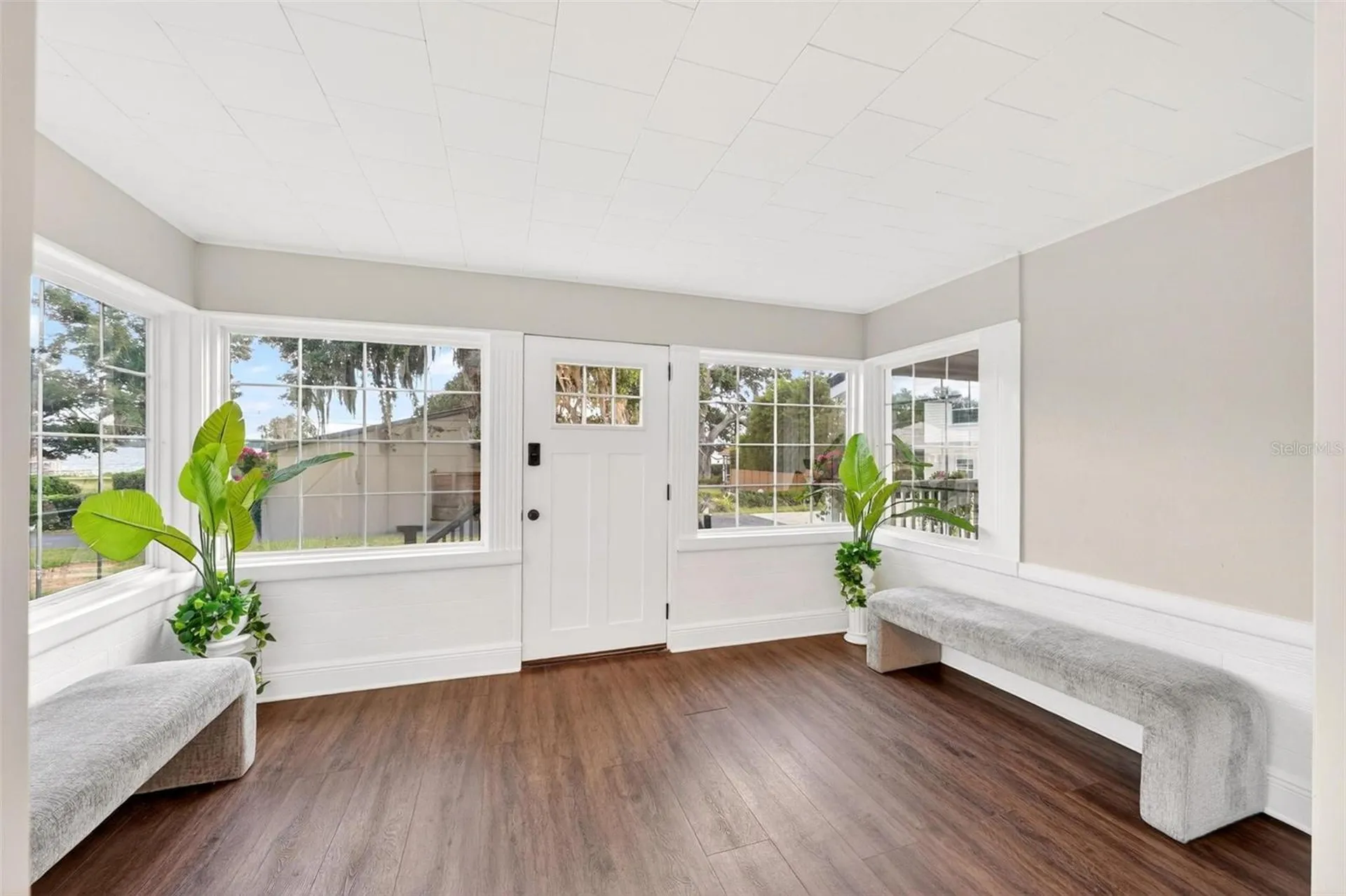 1099 Grove Avenue Mount Dora FL 32757
