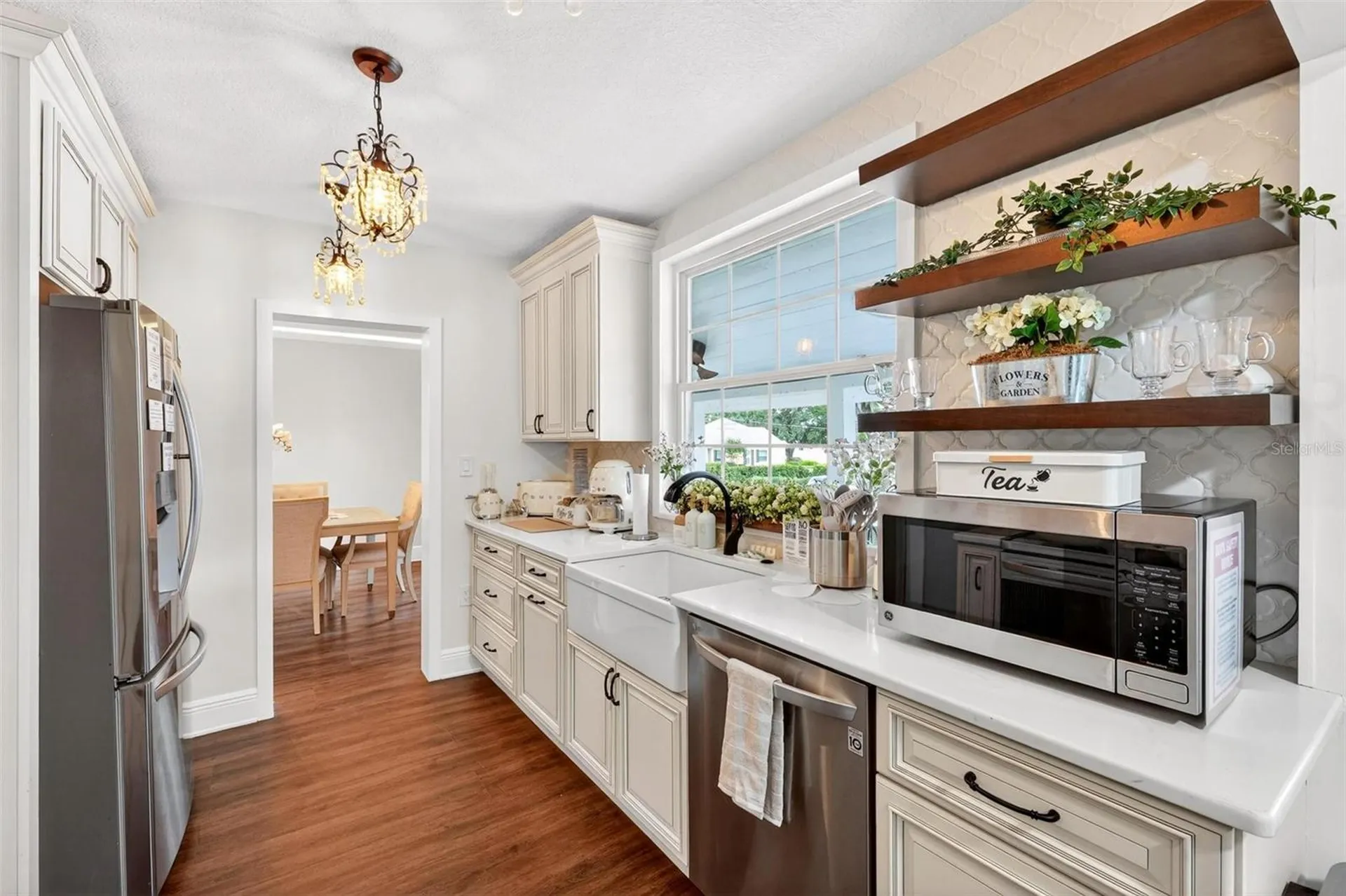 1099 Grove Avenue Mount Dora FL 32757