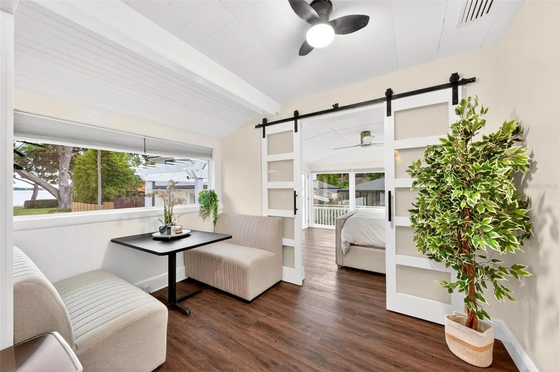 1099 Grove Avenue Mount Dora FL 32757