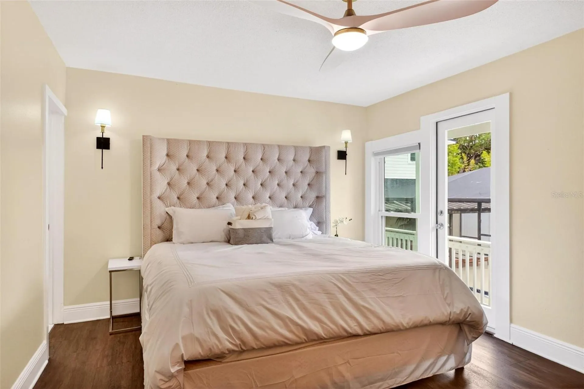 1099 Grove Avenue Mount Dora FL 32757