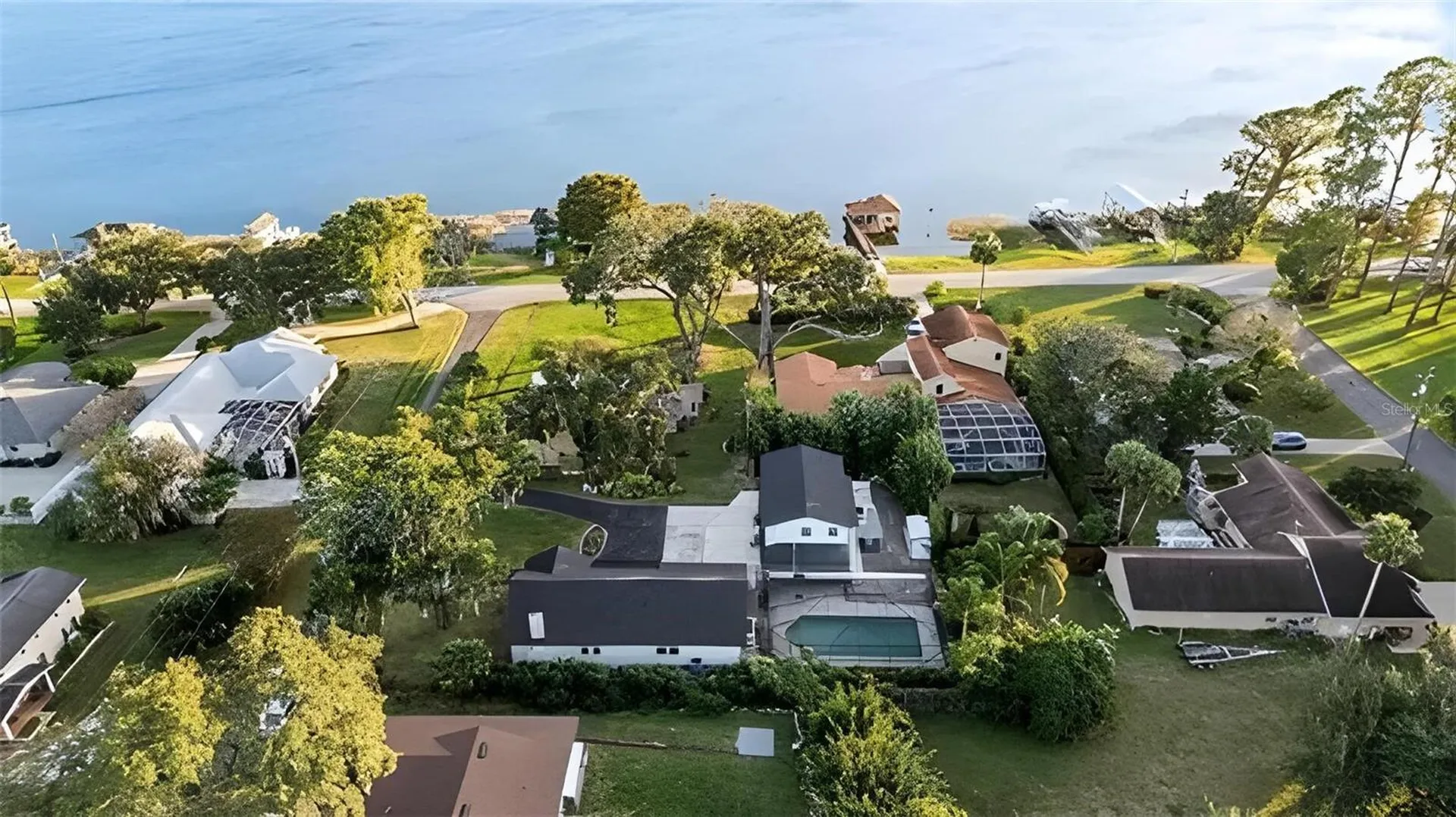 1099 Grove Avenue Mount Dora FL 32757
