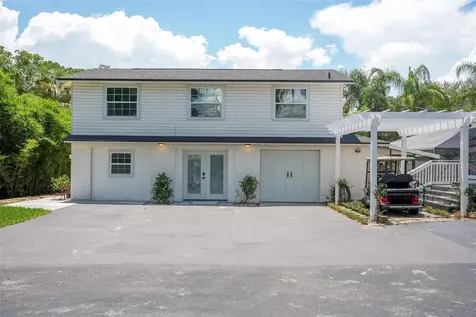 1099 Grove Avenue Mount Dora FL 32757