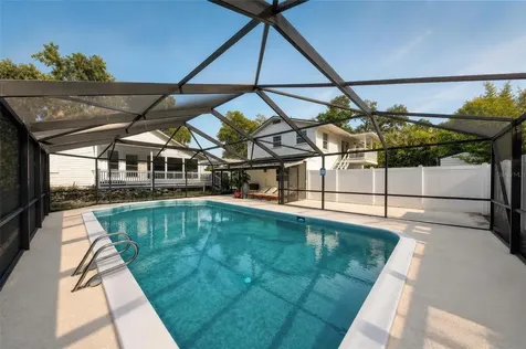 1099 Grove Avenue Mount Dora FL 32757