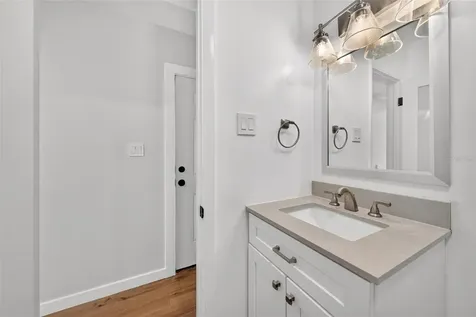 1099 Grove Avenue Mount Dora FL 32757