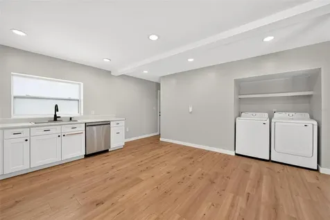 1099 Grove Avenue Mount Dora FL 32757