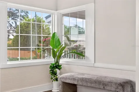 1099 Grove Avenue Mount Dora FL 32757
