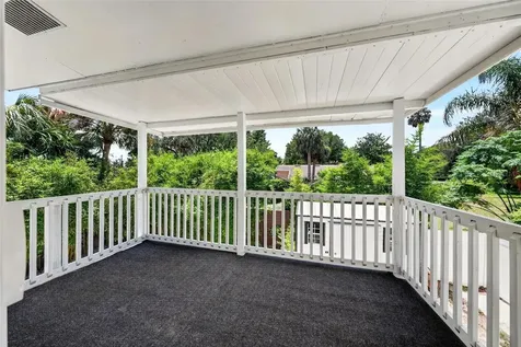 1099 Grove Avenue Mount Dora FL 32757