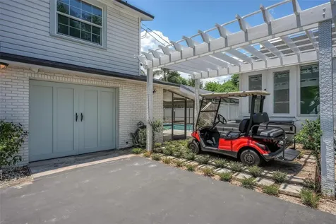 1099 Grove Avenue Mount Dora FL 32757