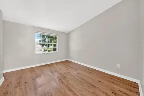 1099 Grove Avenue Mount Dora FL 32757