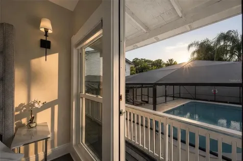 1099 Grove Avenue Mount Dora FL 32757