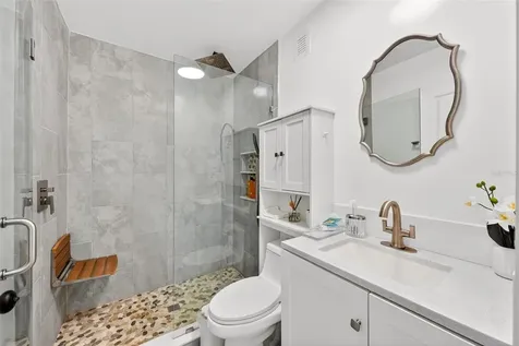 1099 Grove Avenue Mount Dora FL 32757