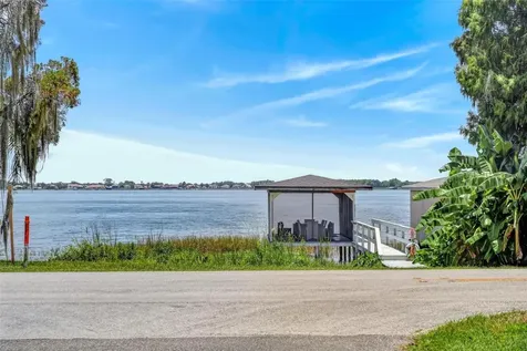 1099 Grove Avenue Mount Dora FL 32757