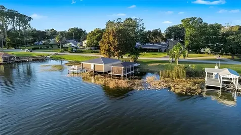 1099 Grove Avenue Mount Dora FL 32757