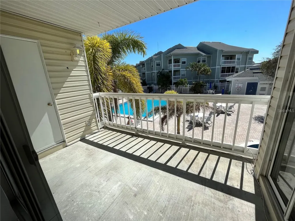 6908 Stones Throw Circle N St Petersburg FL 33710