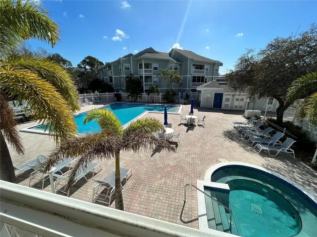 6908 Stones Throw Circle N St Petersburg FL 33710