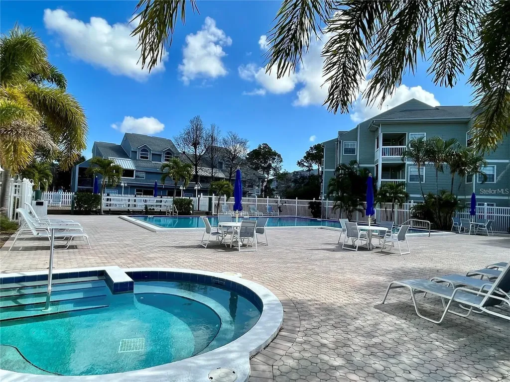 6908 Stones Throw Circle N St Petersburg FL 33710