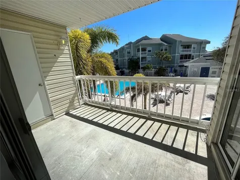 6908 Stones Throw Circle N St Petersburg FL 33710