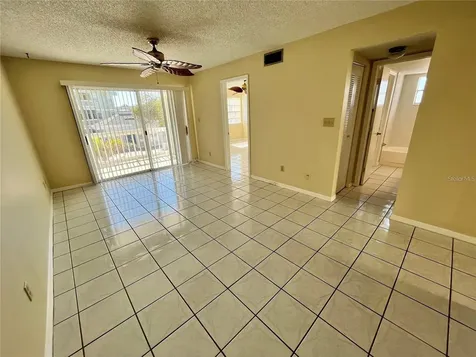 6908 Stones Throw Circle N St Petersburg FL 33710