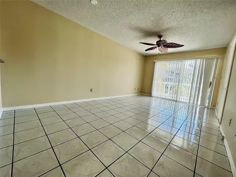 6908 Stones Throw Circle N St Petersburg FL 33710