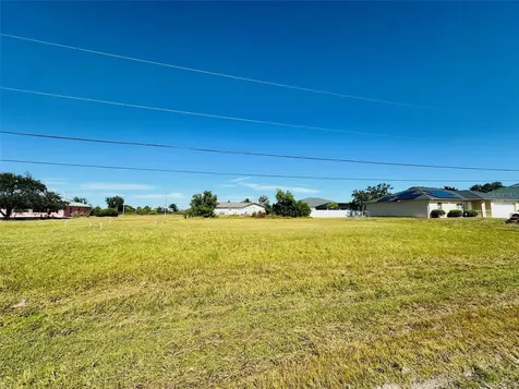 2053 NW 3rd Street Cape Coral FL 33993
