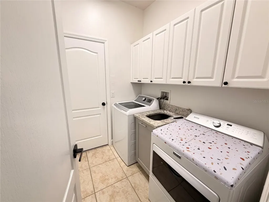 2347 Crosston Circle Orlando FL 32824