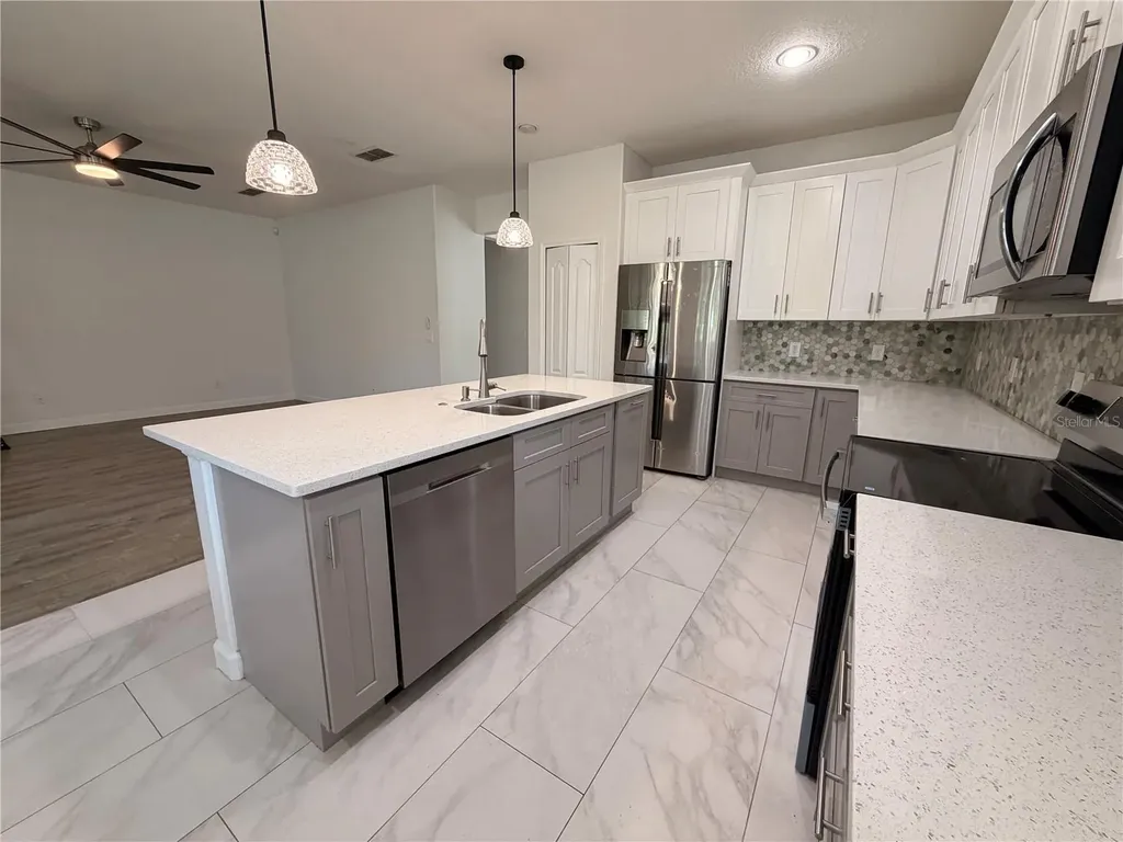 2347 Crosston Circle Orlando FL 32824