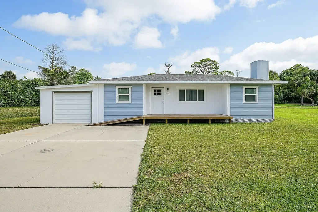 8164 Archie Street Englewood FL 34224