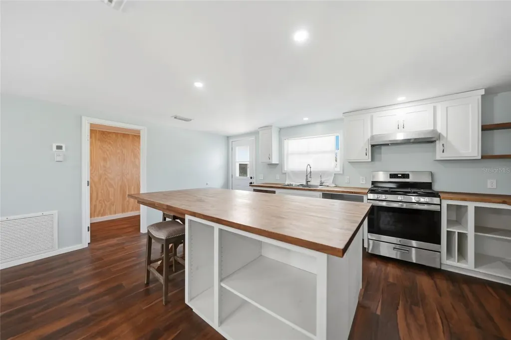 8164 Archie Street Englewood FL 34224