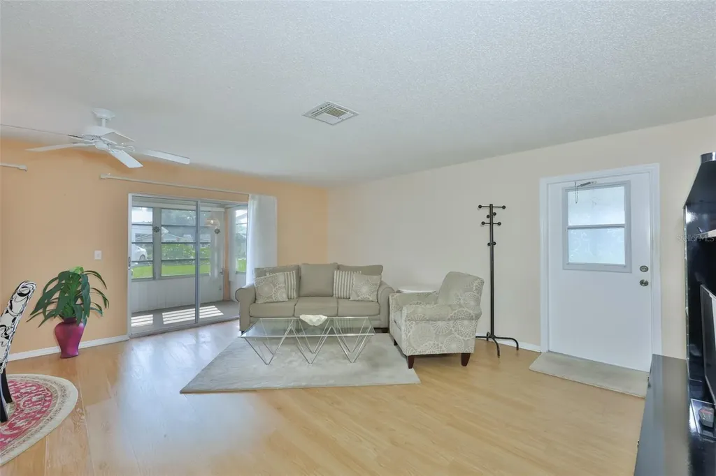 109 Glendower Circle Sun City Center FL 33573