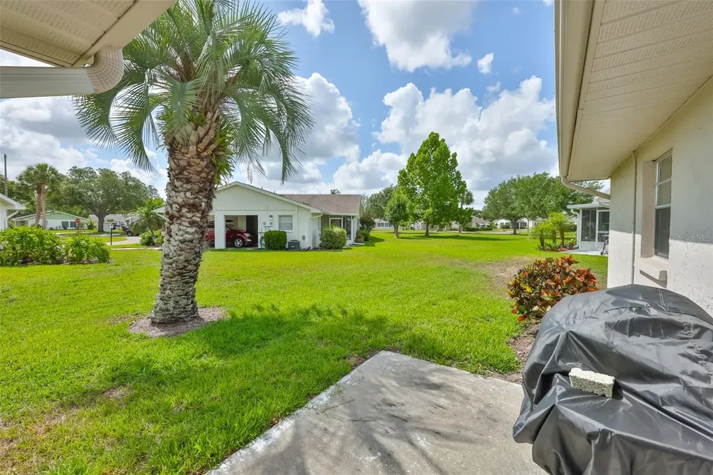 109 Glendower Circle Sun City Center FL 33573