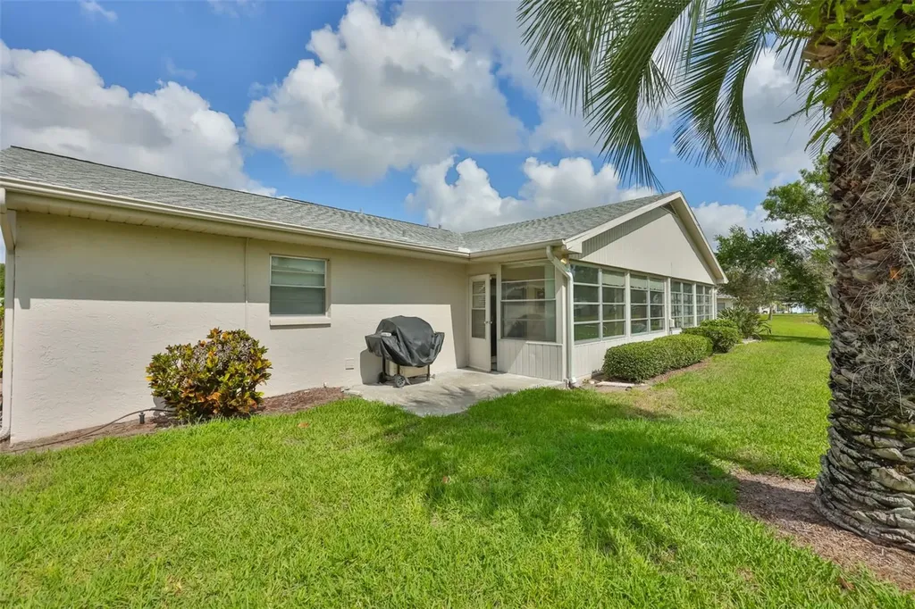 109 Glendower Circle Sun City Center FL 33573
