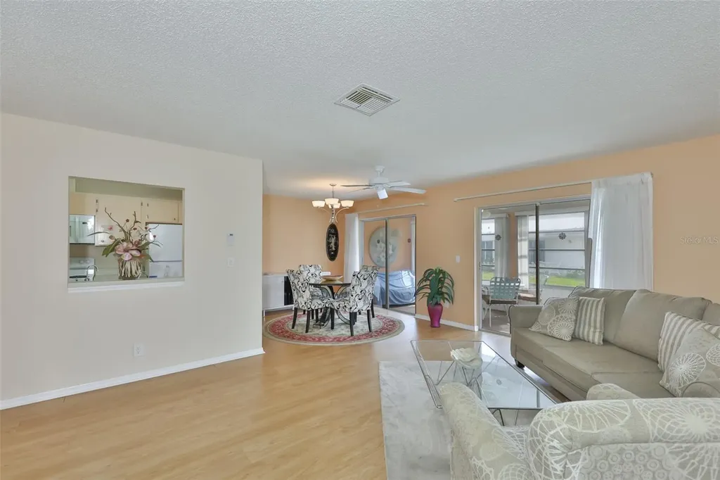 109 Glendower Circle Sun City Center FL 33573