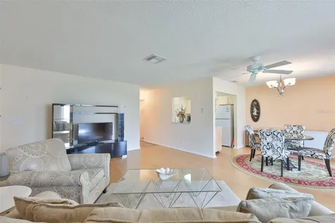 109 Glendower Circle Sun City Center FL 33573