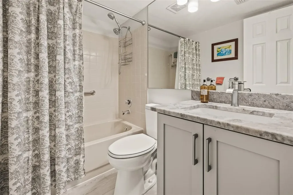 476 Santa Cruz Place NE St Petersburg FL 33703
