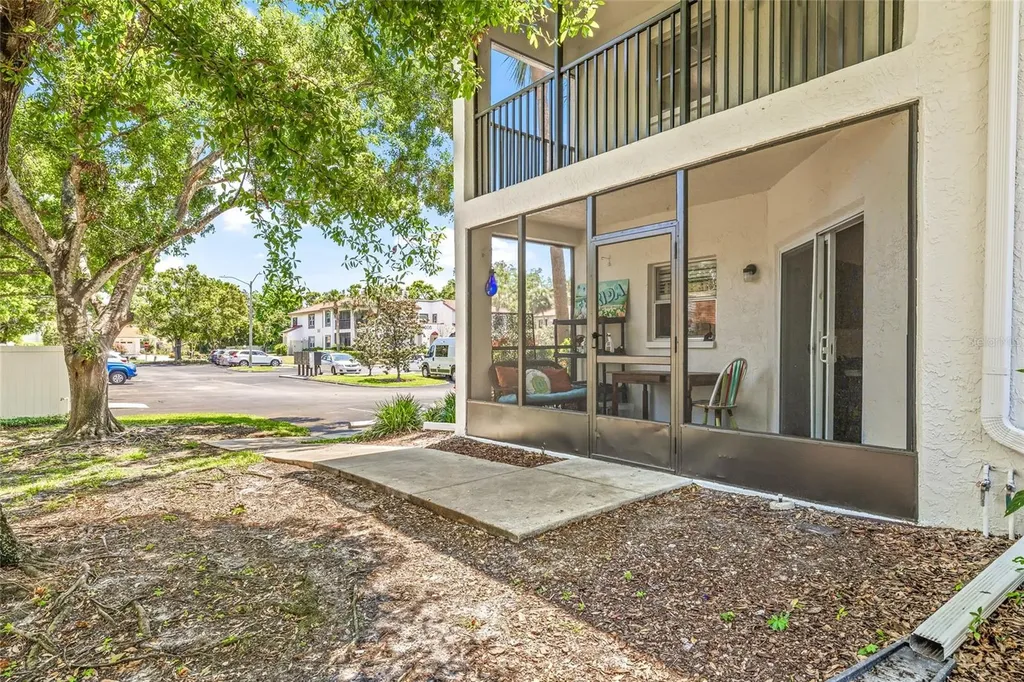 476 Santa Cruz Place NE St Petersburg FL 33703