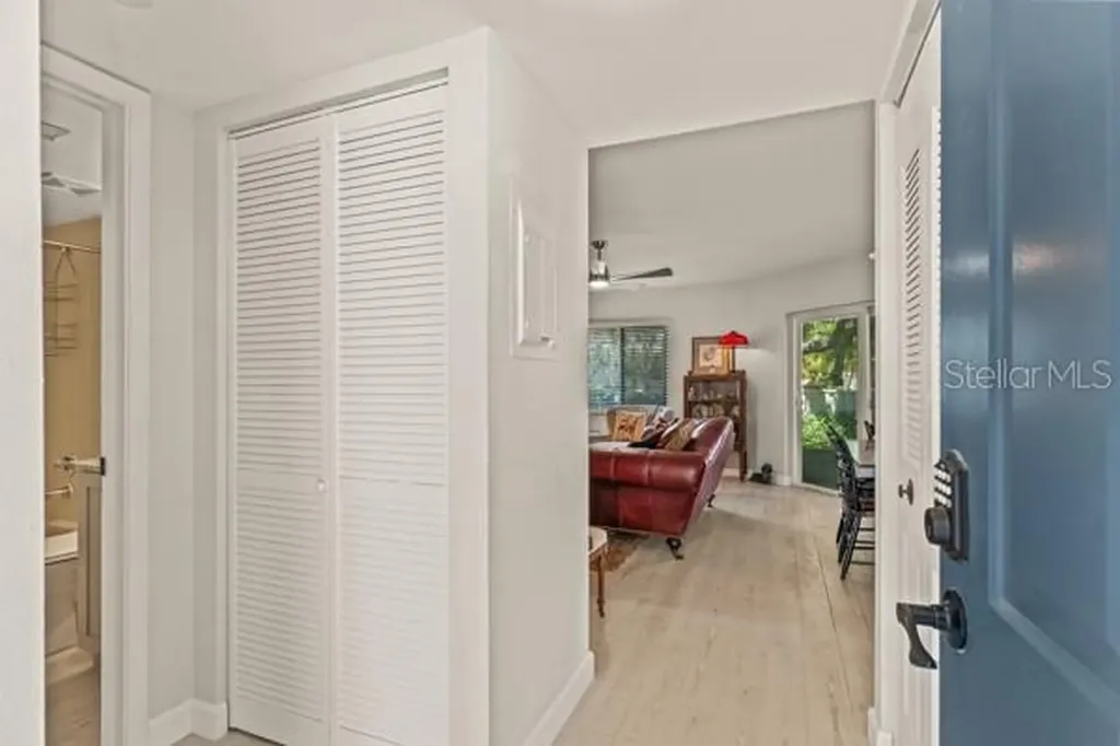 476 Santa Cruz Place NE St Petersburg FL 33703