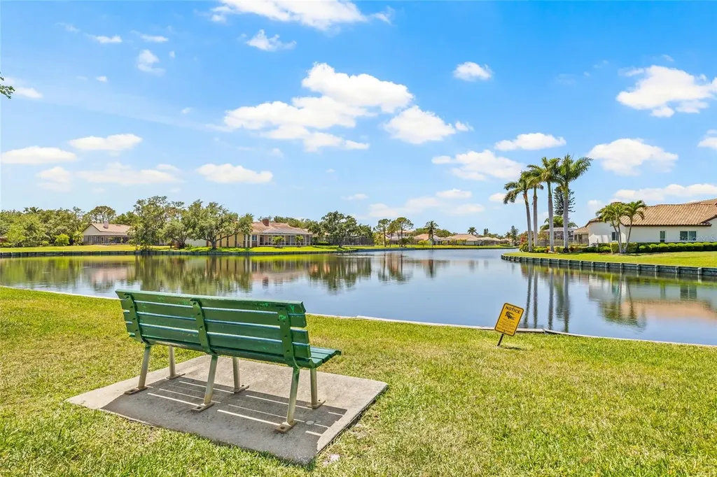476 Santa Cruz Place NE St Petersburg FL 33703